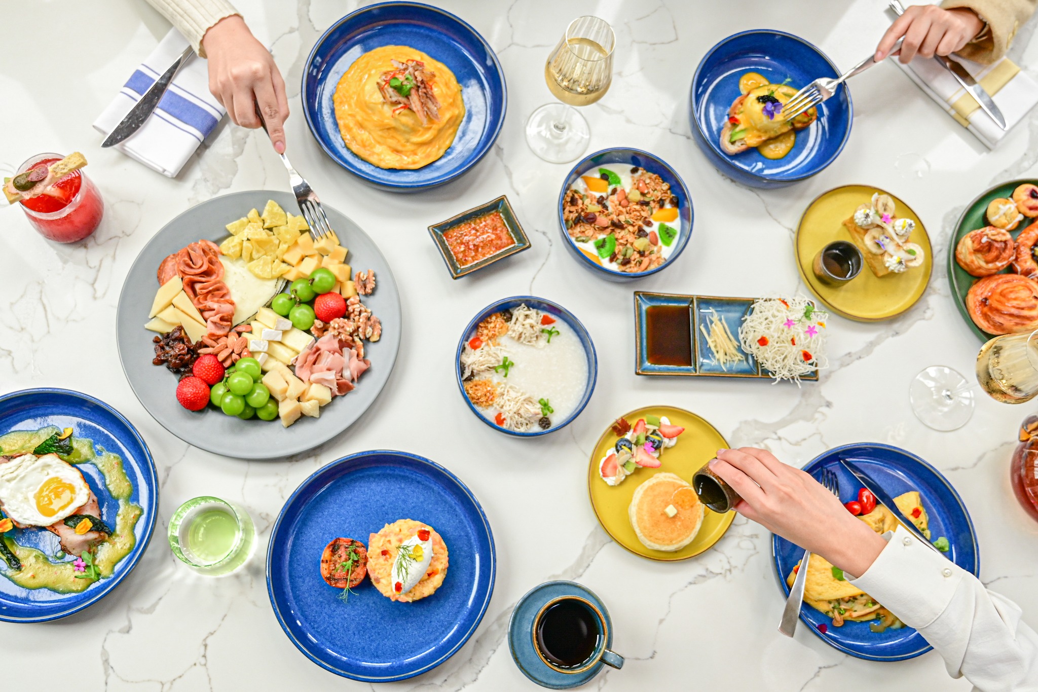 朝食ビュッフェをお楽しみください